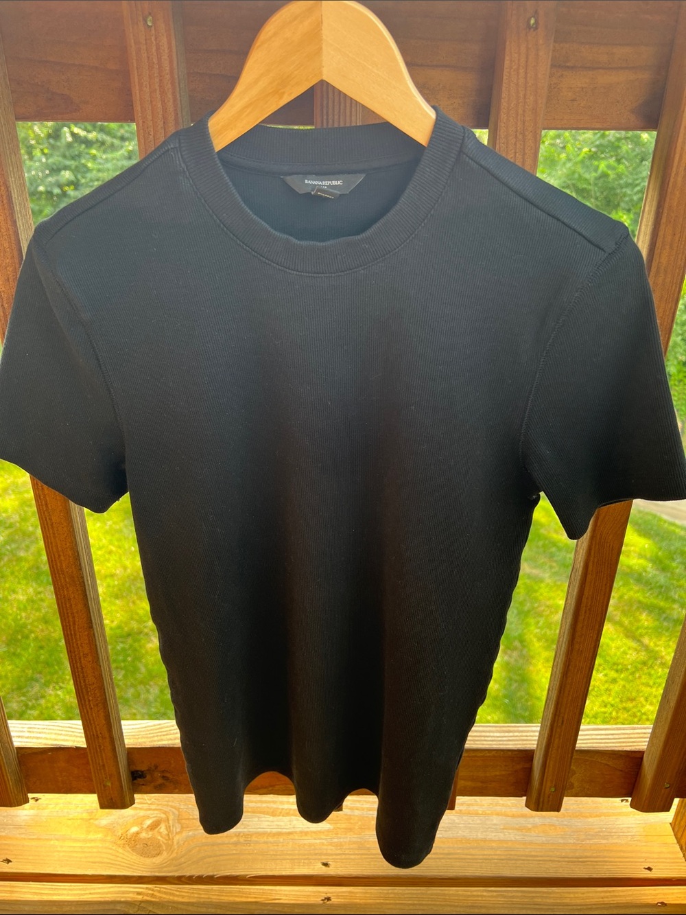 Banana Republic Black Short-Sleeve Crewneck Tee